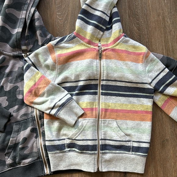 3 pair of boys zip up jackets with hood 3-5T - Picture 4 of 7